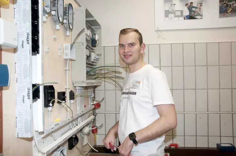 Pascal Büschel (Bayern), 1. Platz, Elektroniker Fachrichtung Energie- und Gebäudetechnik.