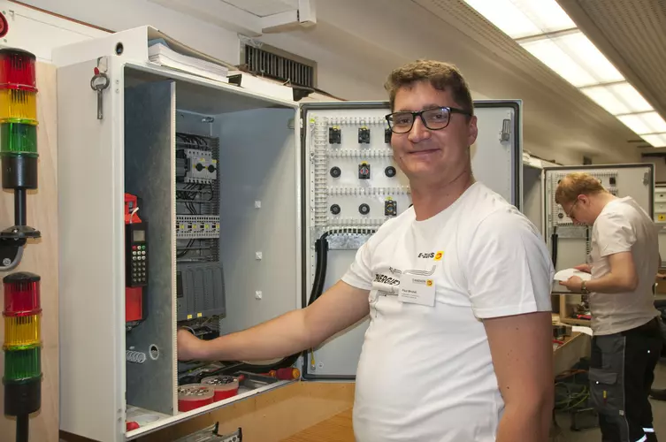 Paul Wrobel (Brandenburg), Platz 2, Elektroniker Fachrichtung Automatisierungstechnik. 